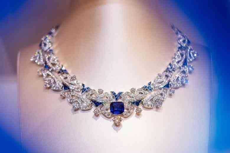 寶格麗項鏈慈善款(寶格麗項鏈慈善款是什么材質(zhì)的)插圖6