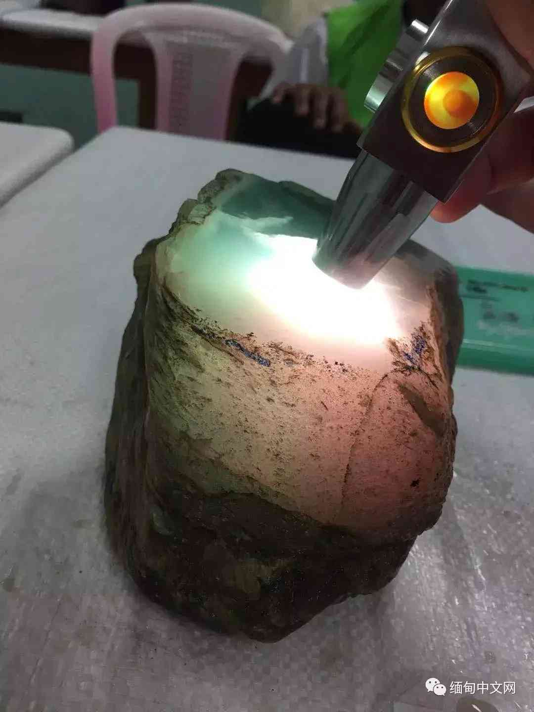 緬甸翡翠原石直播(緬甸翡翠視頻直播)插圖5