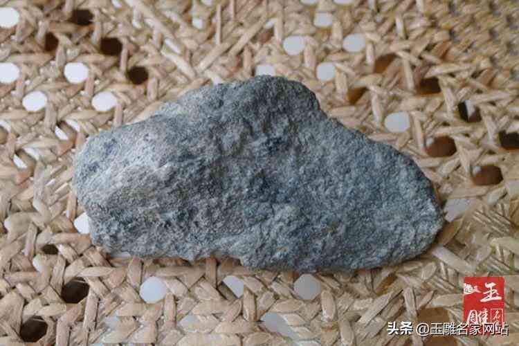 玉石原石怎么看(嗶哩嗶哩)