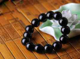 黑瑪瑙的功效與作用(黑曜石的功效與作用佩戴禁忌)插圖1