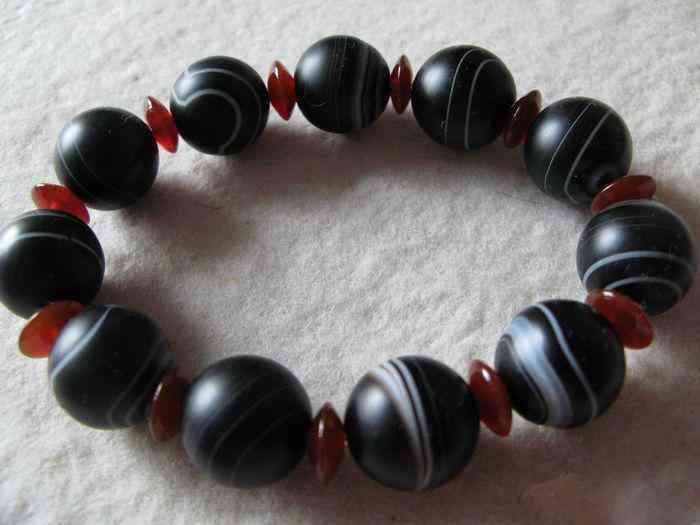 黑瑪瑙的功效與作用(黑曜石的功效與作用佩戴禁忌)插圖6