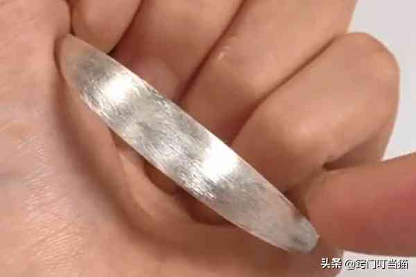 銀鐲子變黑怎么清洗(怎樣清洗銀手鐲)插圖2