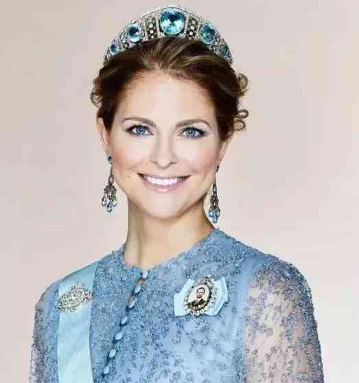 海藍(lán)寶石手鐲(海藍(lán)之謎翡翠手鐲)插圖6