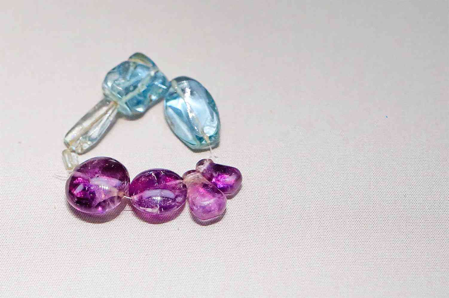 海藍(lán)寶石手鐲(海藍(lán)之謎翡翠手鐲)插圖11