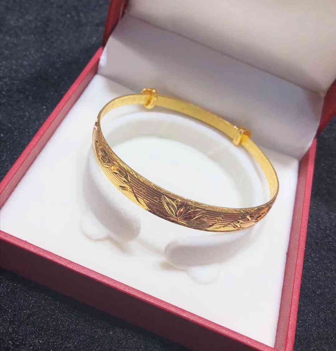 黃金手鐲一般多少克左右好(黃金手鐲多少克帶著最舒服)插圖6