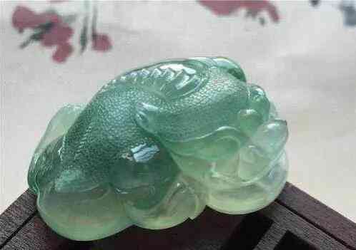 翡翠貔貅吊墜的佩戴方法(翡翠貔貅吊墜大全)插圖1