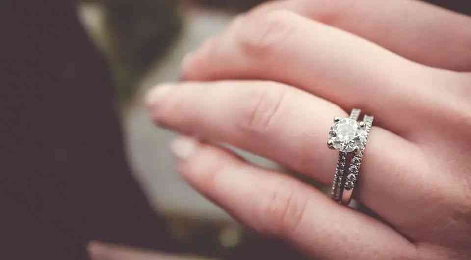 harrywinston對戒價格(harrywinston結(jié)婚對戒多少錢)插圖3