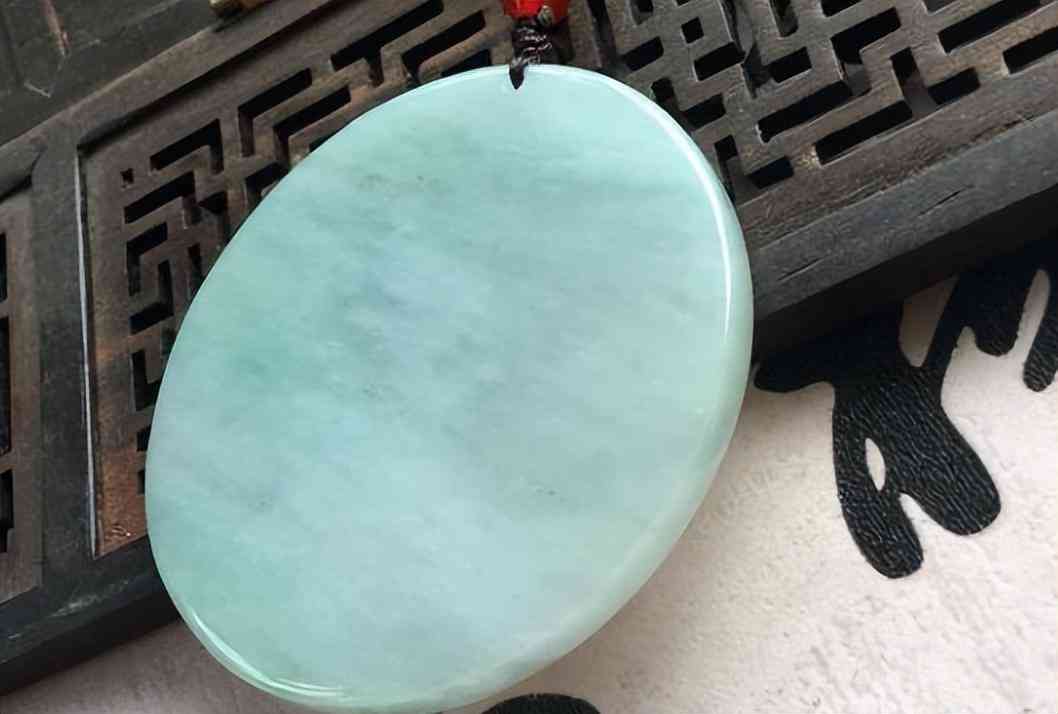 翡翠如何看品質(zhì)好與不好(翡翠與玉石的區(qū)別)插圖1