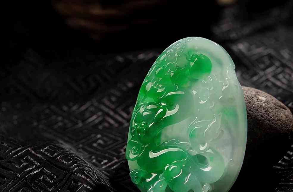 翡翠如何看品質(zhì)好與不好(翡翠與玉石的區(qū)別)插圖3