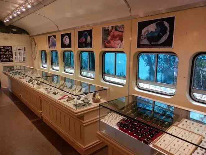 歐泊石真假辨別泡水(歐泊石怎么看好壞)插圖8