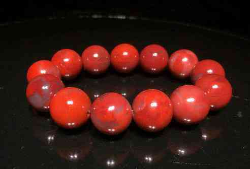 桂林雞血玉全是假的(三種女人不適合戴玉)插圖9