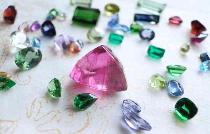 什么樣的碧璽的品質(zhì)好(碧璽手串什么樣的最好)