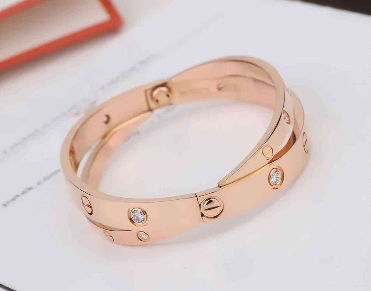 卡地亞手鐲多少錢一克(卡地亞手鐲多少錢一克AU750)