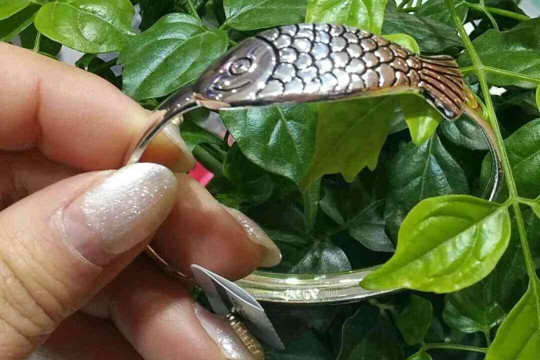 女生戴925銀項鏈丟人嗎(女生戴925銀項鏈丟人嗎)