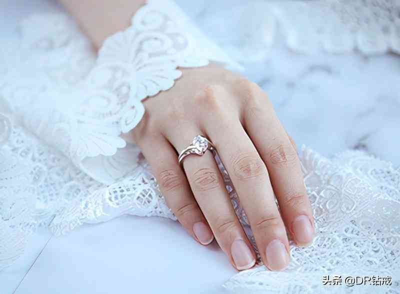 鉆戒純度買哪個(gè)級別的好(鉆戒最純是什么級別)