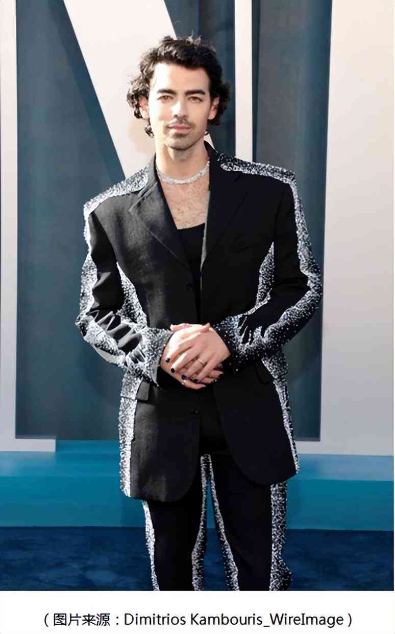 男士白金項鏈配什么吊墜好看(男士白金項鏈?zhǔn)裁雌放坪?插圖3