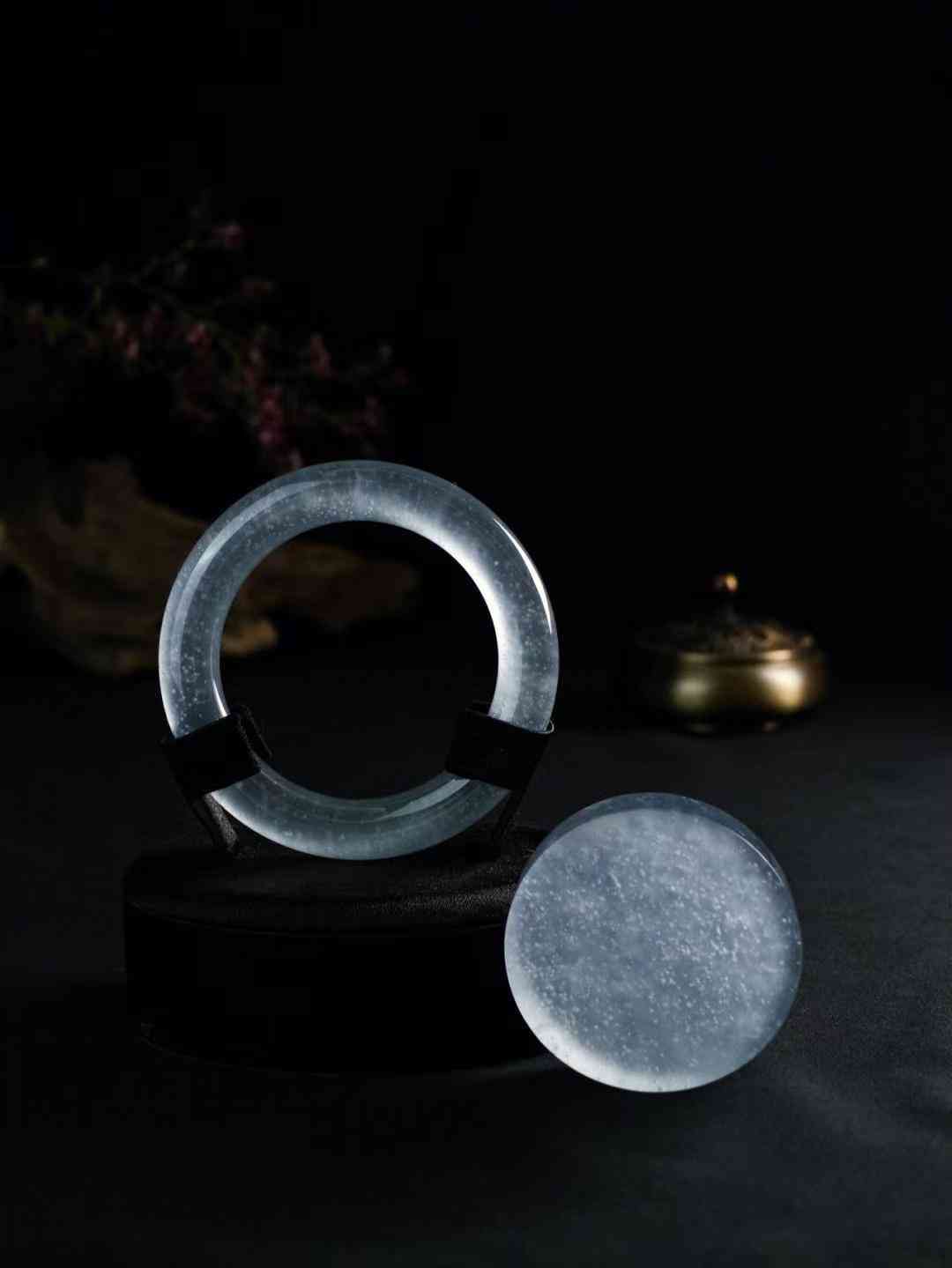 翡翠里面全是棉絮狀物(翡翠過(guò)燈全是棉絮狀是啥種)插圖6