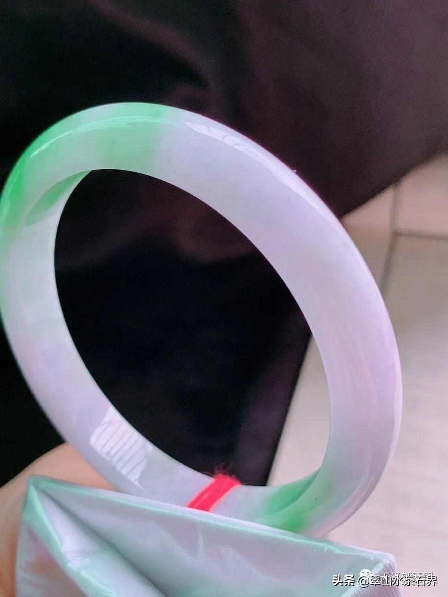 翡翠手鐲價(jià)格(翡翠手鐲糯種價(jià)格)插圖9