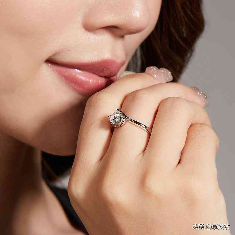 女生左手戴戒指五個(gè)手指的含義(男左手戴戒指五個(gè)手指的含義)插圖1