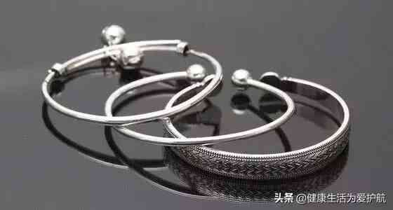 怎么清洗銀項(xiàng)鏈(自己怎么清洗銀項(xiàng)鏈)