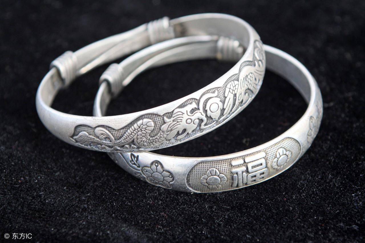 銀子最簡單的鑒別方法(銀飾為什么鹽水一泡就很亮了)插圖2