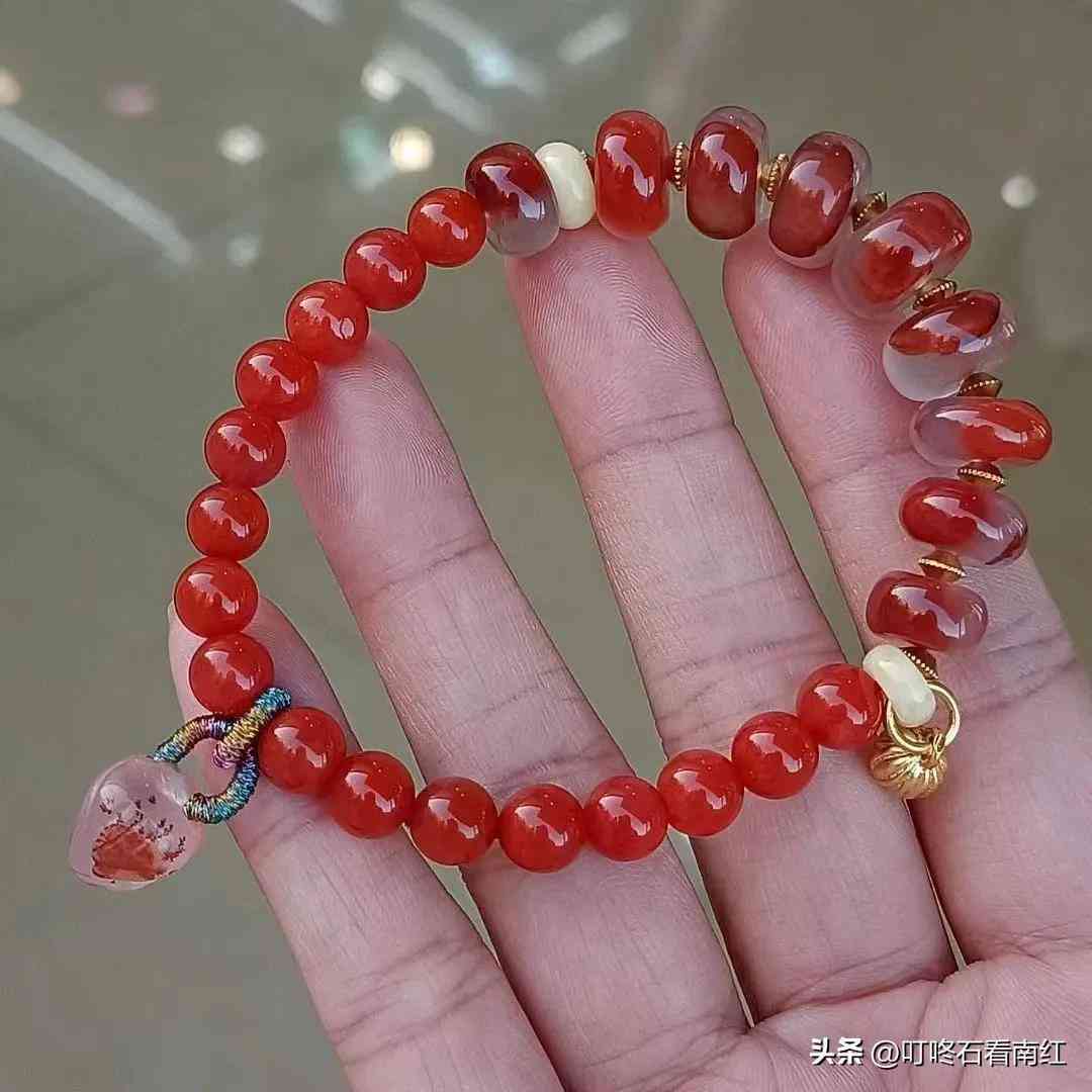 南紅瑪瑙手串(南紅瑪瑙手串的功效與作用)