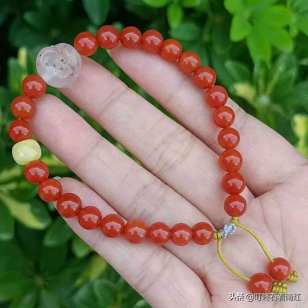 南紅瑪瑙手串(南紅瑪瑙手串的功效與作用)插圖17