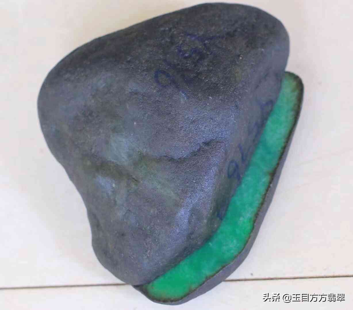 怎么切翡翠原石(切翡翠原石視頻)插圖6