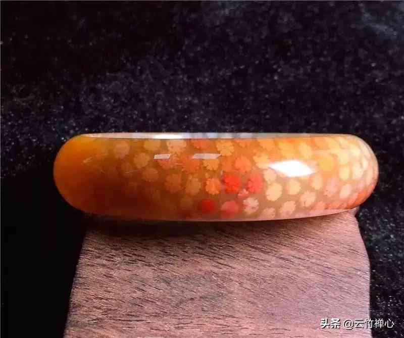 如何鑒別紅珊瑚的真?zhèn)?紅珊瑚現(xiàn)在的市場(chǎng)價(jià)多少一克)