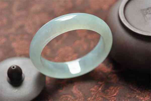 老坑冰種翡翠是什么意思(冰種和糯種哪個(gè)好)插圖1