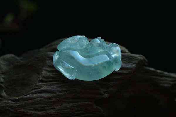 老坑冰種翡翠是什么意思(冰種和糯種哪個(gè)好)插圖7