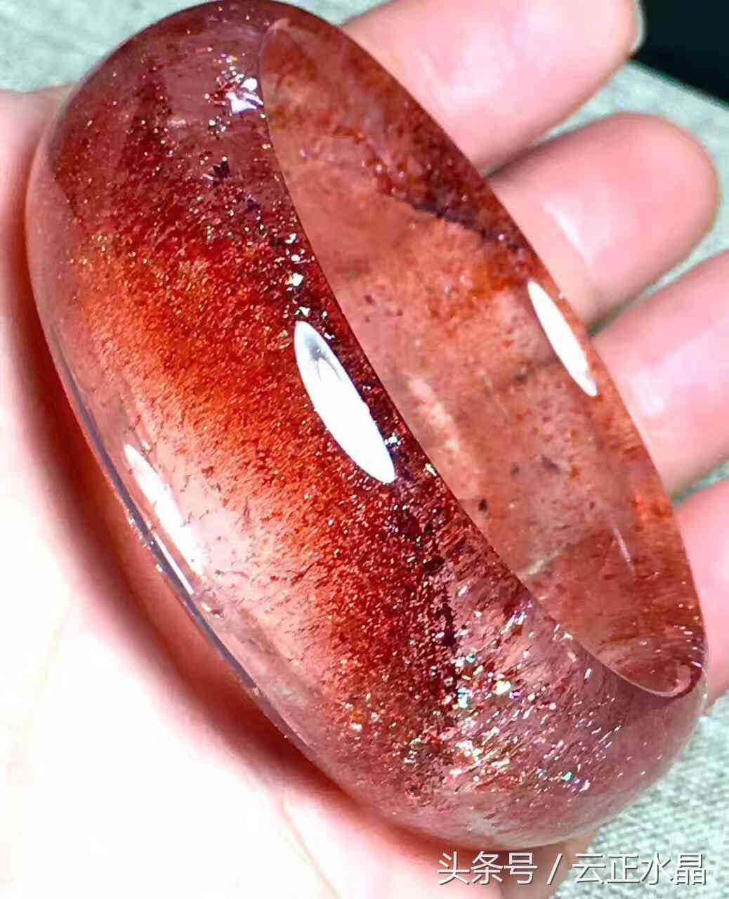 粉水晶手鐲貴嗎一般多少錢(粉水晶手鐲容易碎嗎)