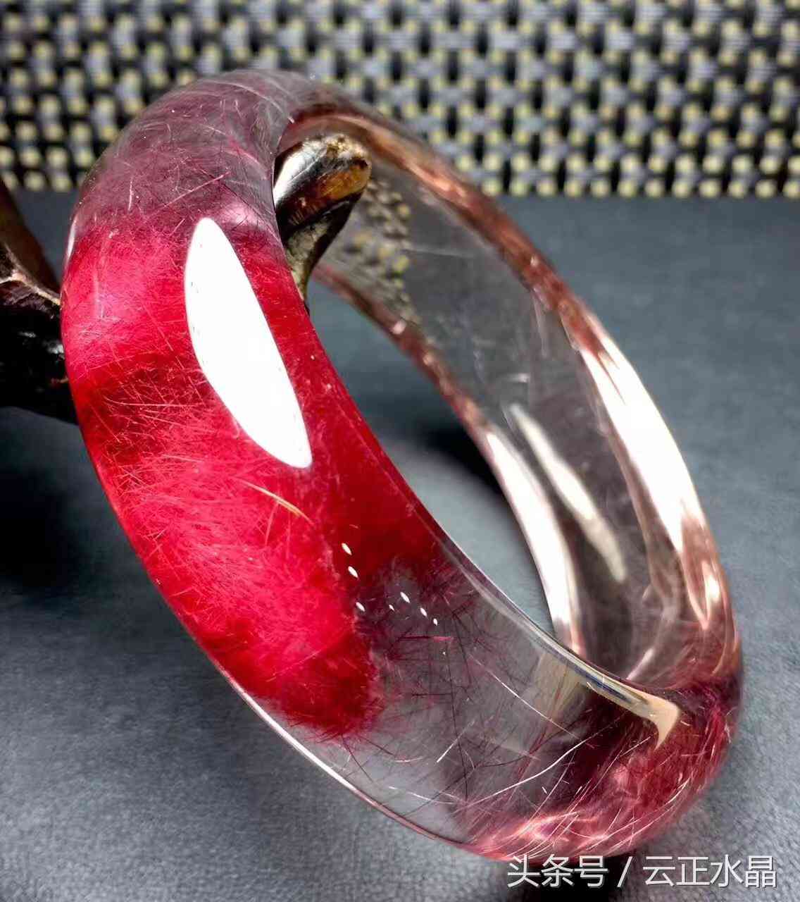 粉水晶手鐲貴嗎一般多少錢(粉水晶手鐲容易碎嗎)插圖11