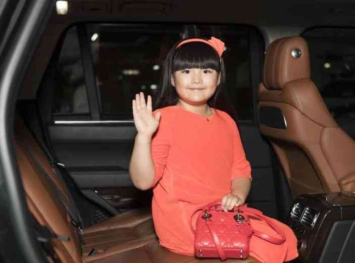 粉鉆鑲在腦門上(粉鉆鑲在腦門上是誰)插圖1