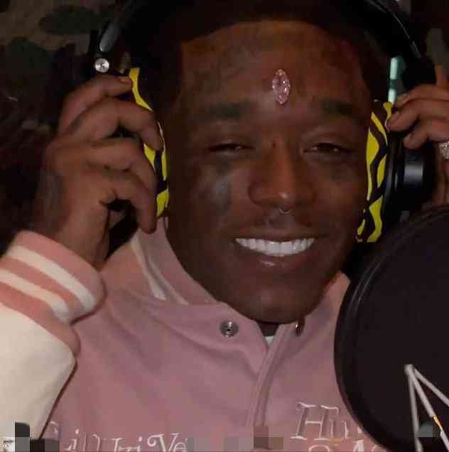 粉鉆鑲在腦門上(粉鉆鑲在腦門上是誰)插圖2