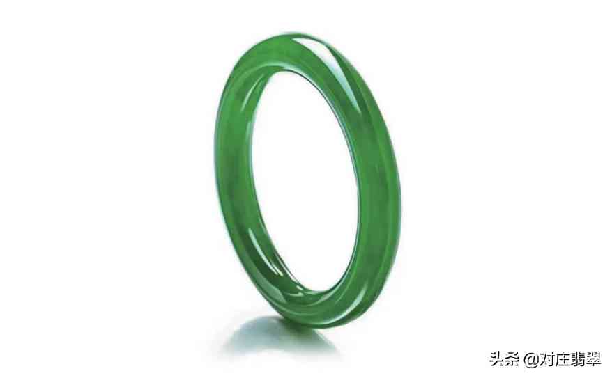 翡翠手鐲的價(jià)格(翡翠手鐲價(jià)格對(duì)照表圖)插圖2