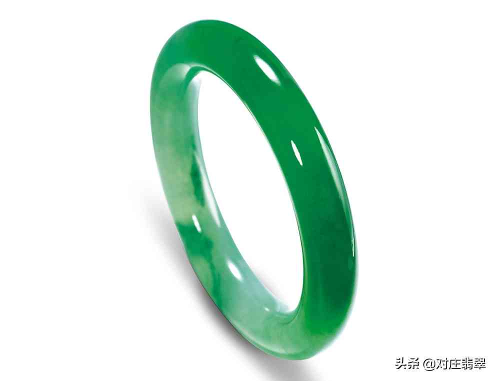 翡翠手鐲的價(jià)格(翡翠手鐲價(jià)格對(duì)照表圖)插圖5