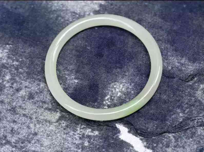 和田玉手鐲怎么保養(yǎng)(怎么挑選和田玉手鐲)插圖3