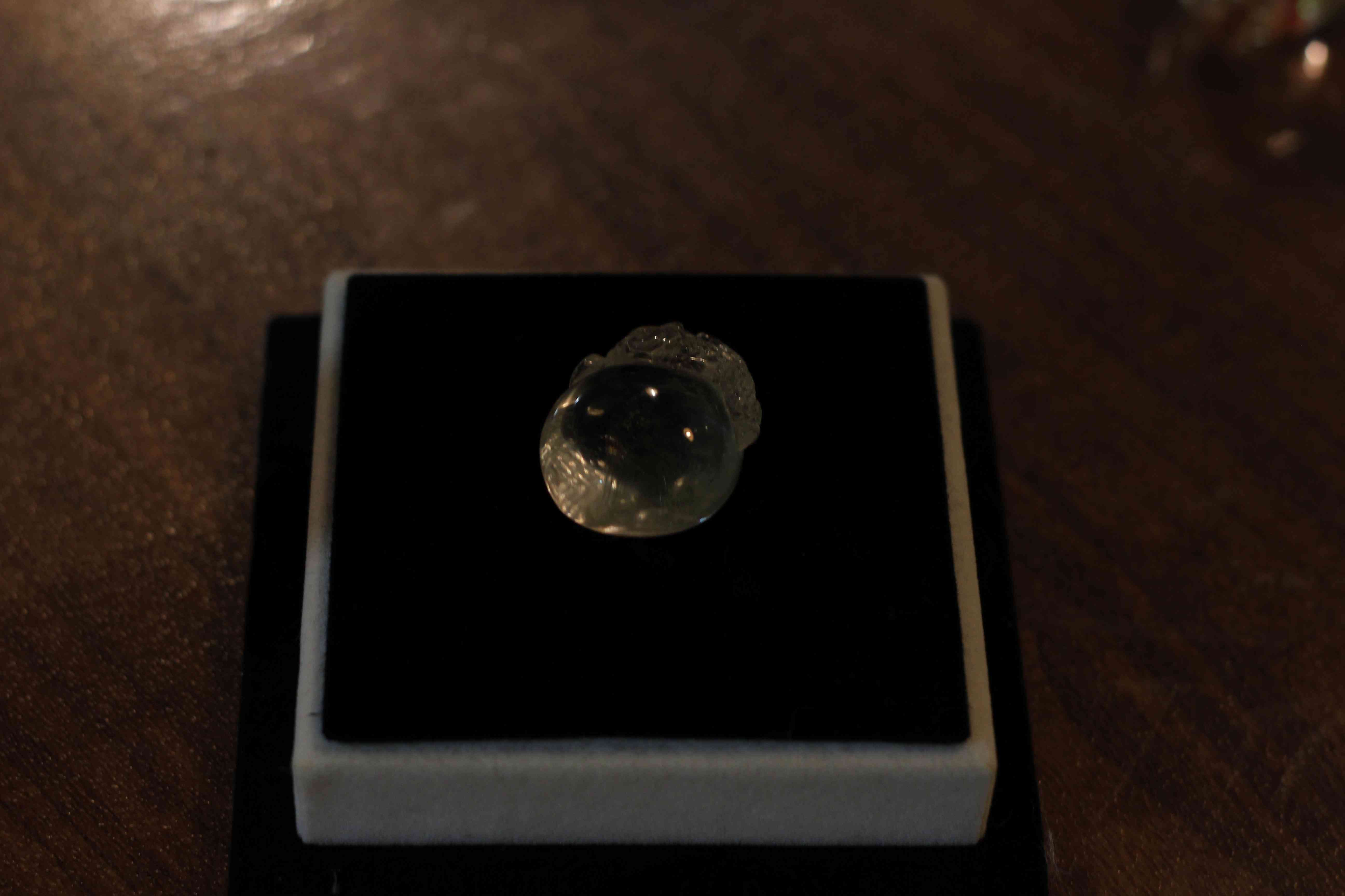 女生佩戴茶水晶的禁忌(女生佩戴茶水晶的禁忌是什么)插圖1