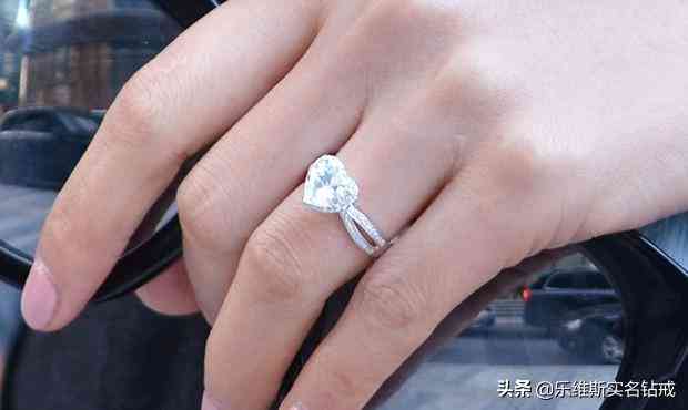 戒指戴中指代表是什么意思(戒指戴中指代表是什么意思女生)插圖3