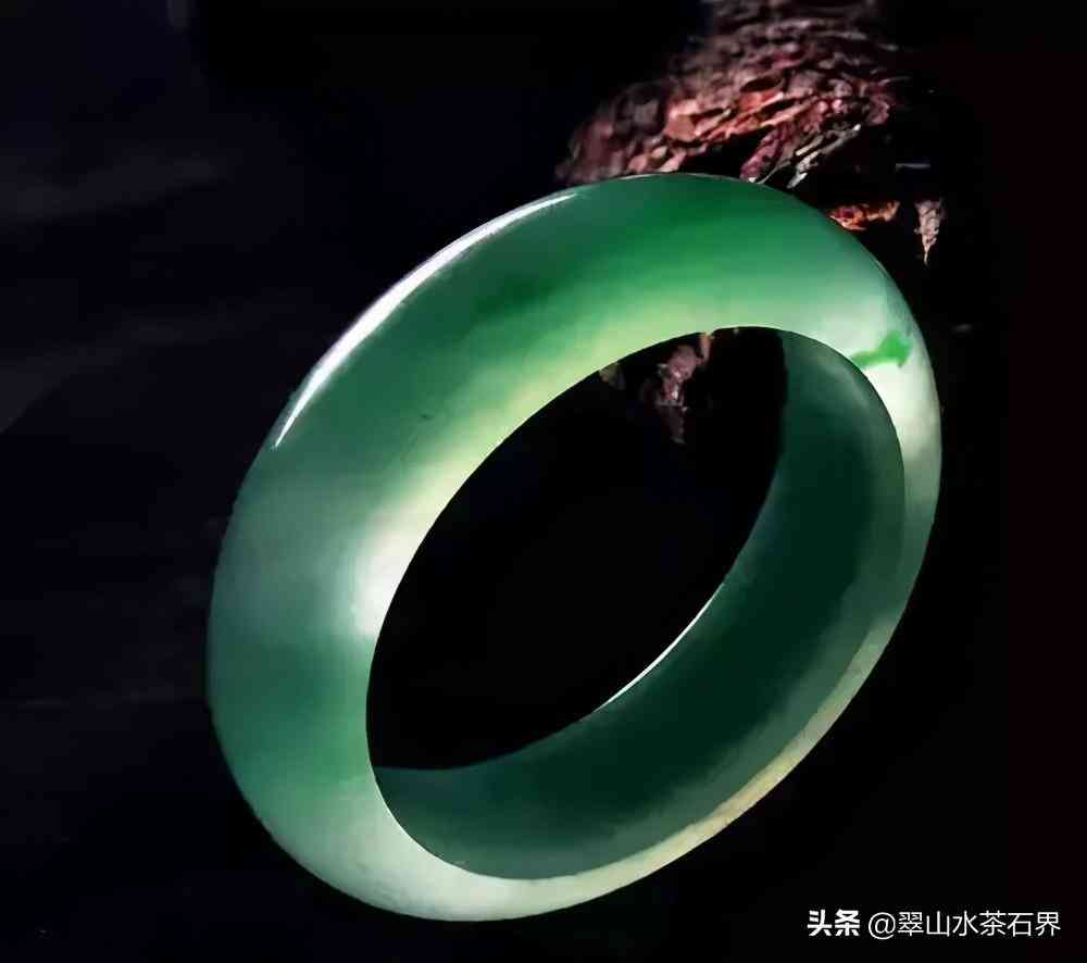 翡翠專業(yè)知識大全(翡翠的專業(yè)知識和語術(shù))插圖17