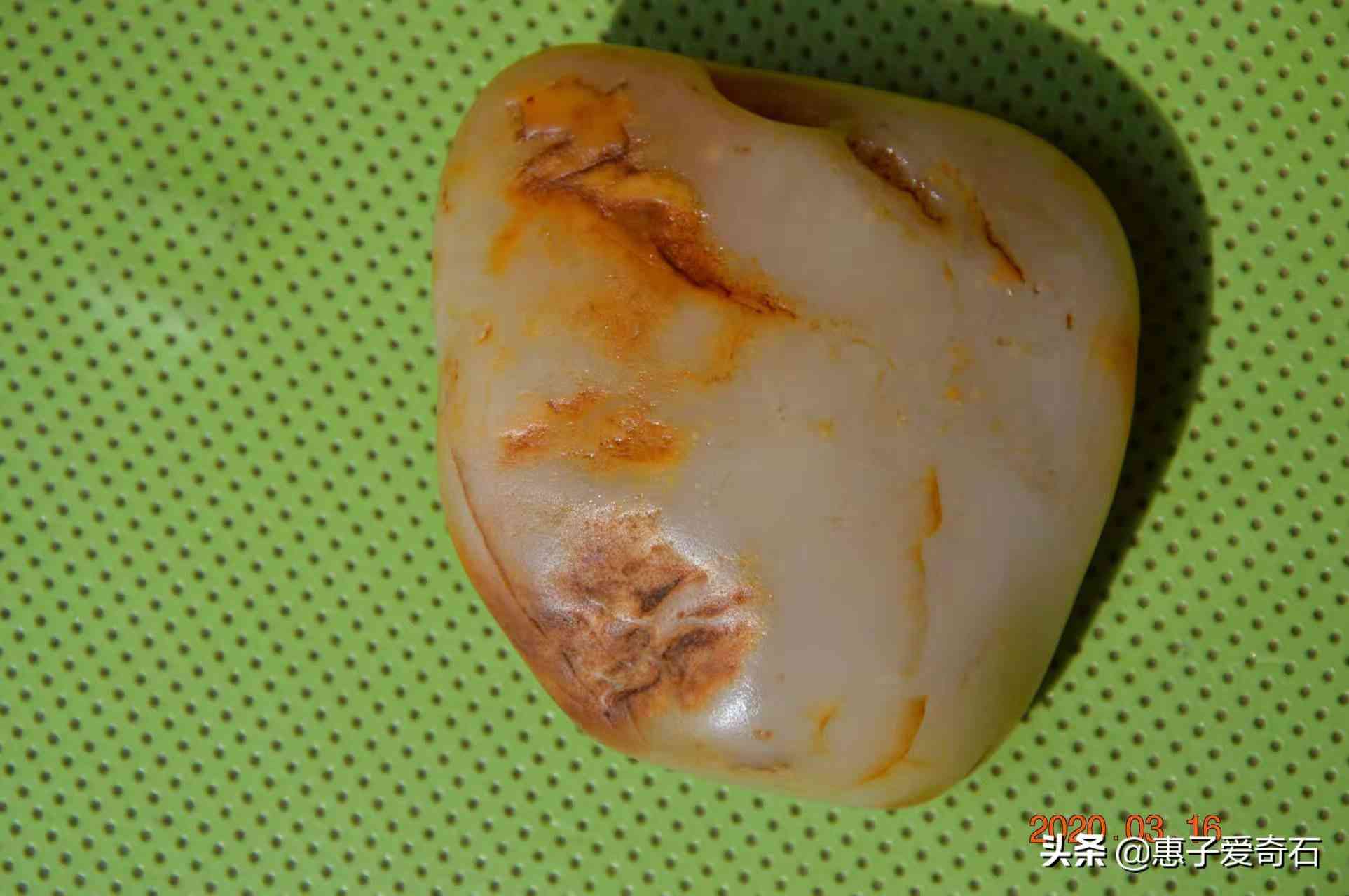 黃蠟石價(jià)格每克多少錢(黃蠟石的市場價(jià)格)插圖21