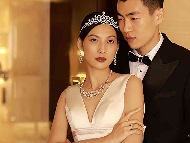 結(jié)婚女生戴戒指戴哪只手(結(jié)婚的女生戒指戴哪只手)插圖2