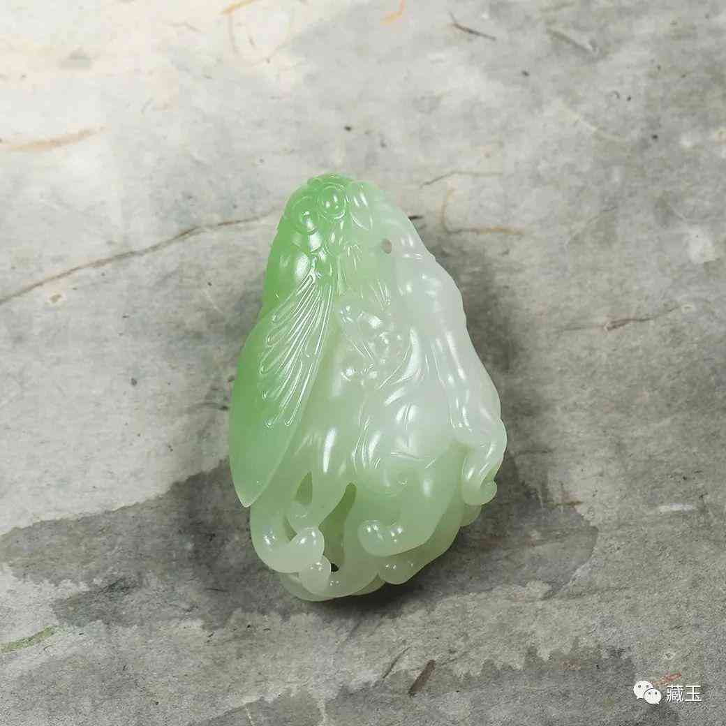 翠青玉手鐲價(jià)格(翠青手鐲圖片)