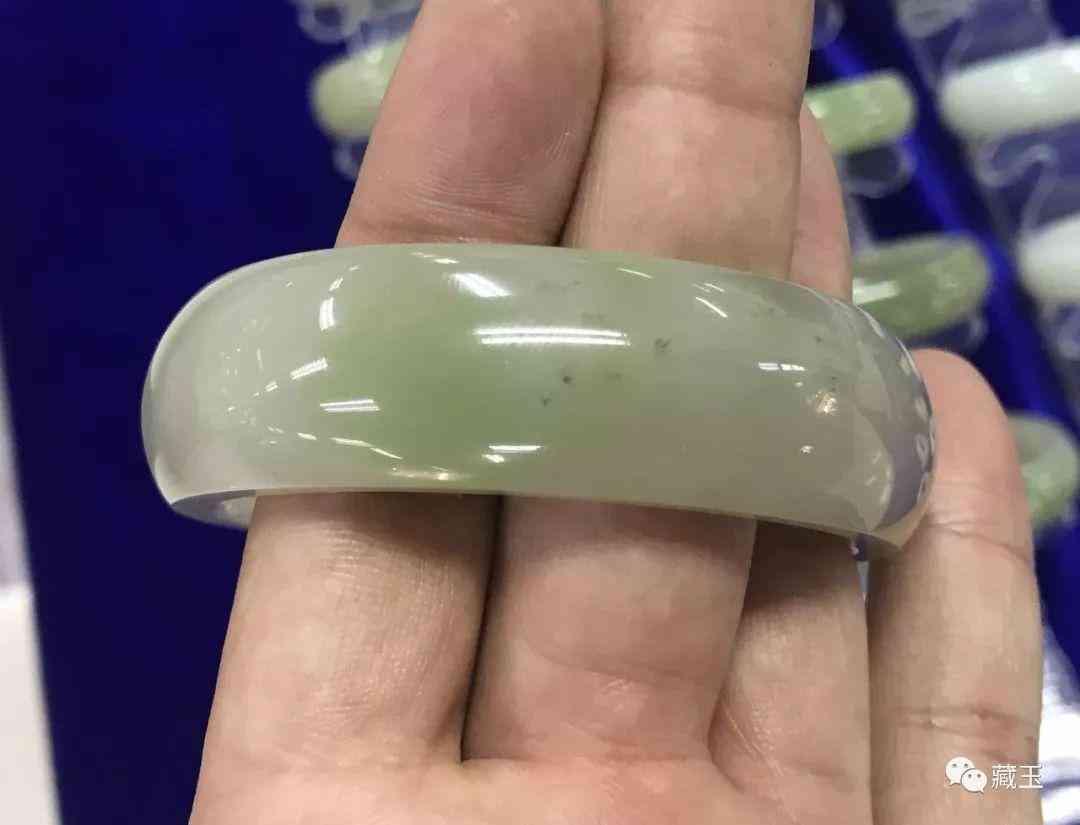 翠青玉手鐲價格(翠青手鐲圖片)插圖9