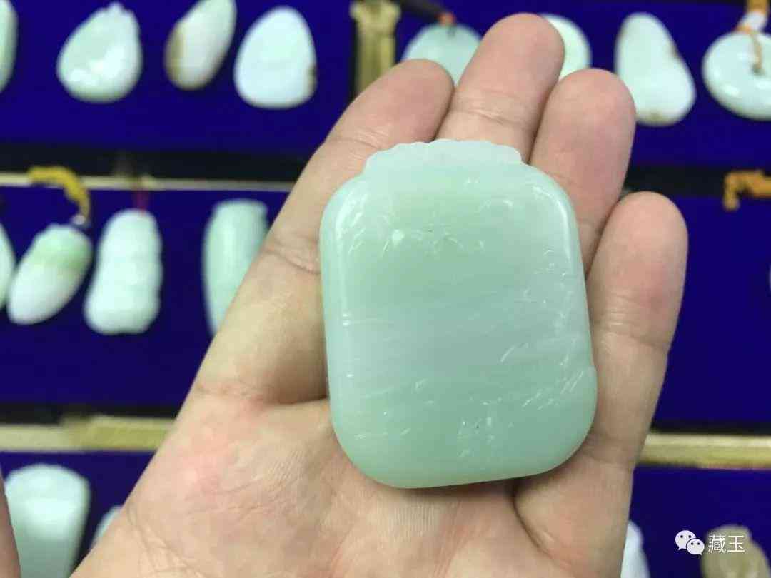 翠青玉手鐲價格(翠青手鐲圖片)插圖18