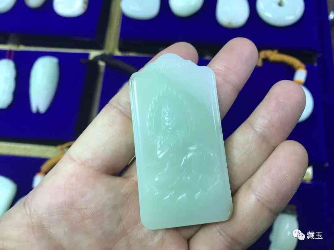 翠青玉手鐲價格(翠青手鐲圖片)插圖19