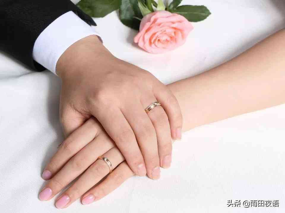 定婚戒男女各戴哪個(gè)手指(定婚戒男女各戴哪個(gè)手指頭)