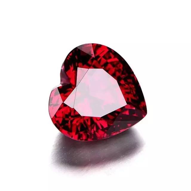 石榴石值錢嗎(黑色石榴石值錢嗎)插圖1