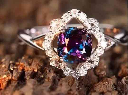 石榴石值錢嗎(黑色石榴石值錢嗎)插圖21